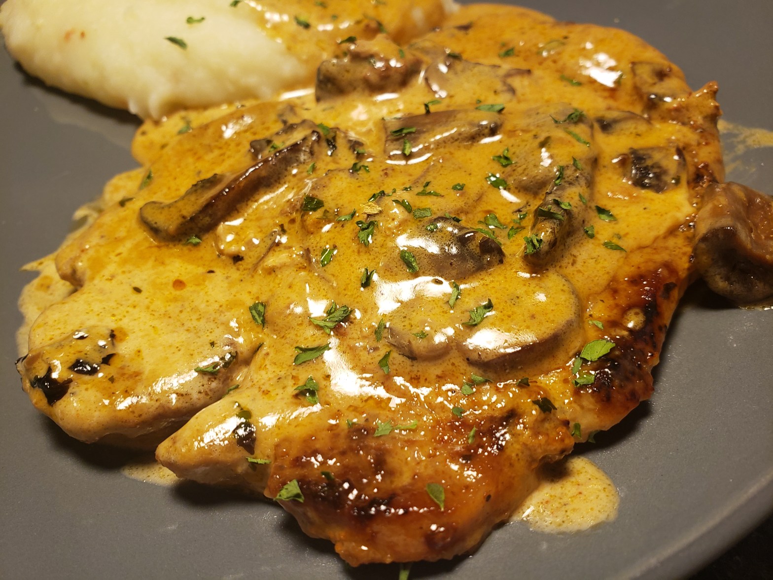 Low Carb  Garlic Pork Chops in Creamy Mushroom Sauce